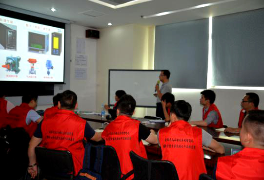 深奧圖儀控學(xué)院?；沸袠I(yè)大講堂